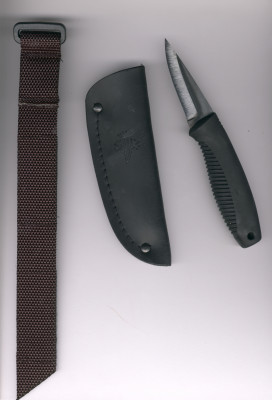 Peltonen M23 Ranger Cub FJP300 Messer in schwarzer Lederscheide