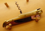 Forge de Laguiole Klappmesser zweiteilig helles Horn hochglanz poliert Messingbacken 00004003